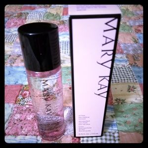 Oil free eye make-up remover